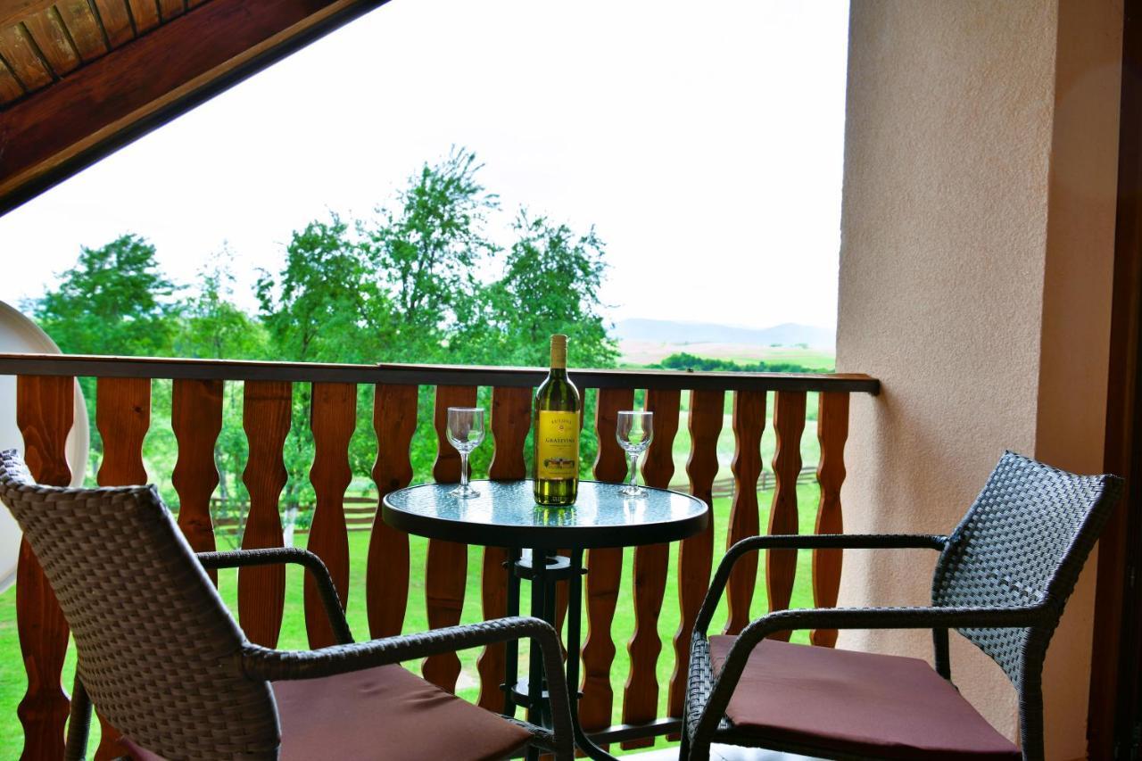 Apartman Jelena Rakovica Exterior foto